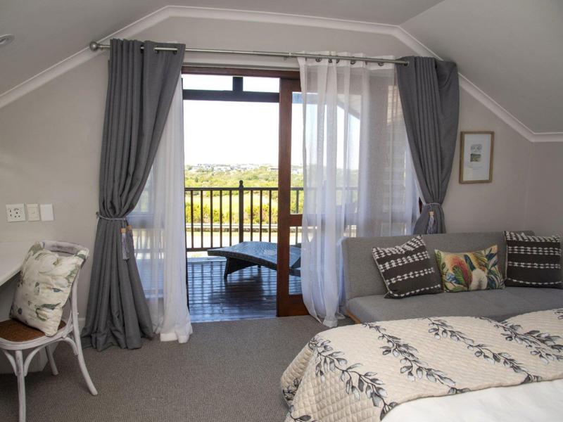 To Let 4 Bedroom Property for Rent in Pezula Golf Estate Western Cape